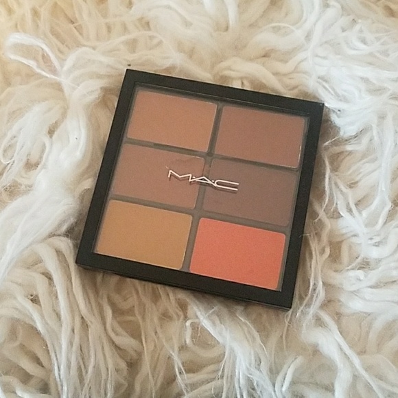 MAC Cosmetics Other - MAC Pro Conceal and Correct Palette in Dark
